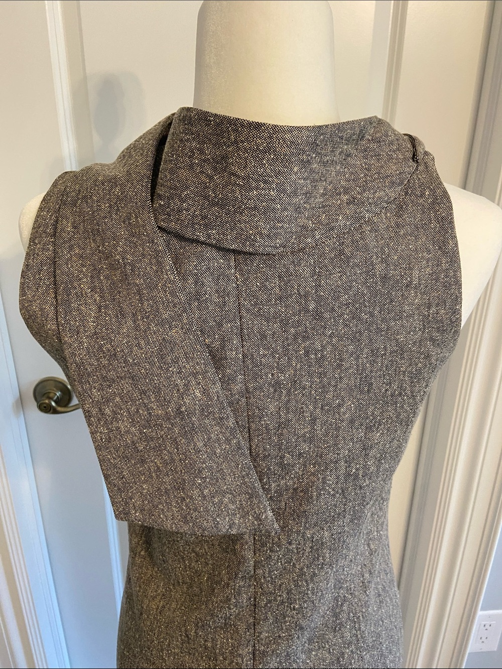 Pink Tartan Gray Tweed Midi Sheath Dress with Tie Neck Detail. Size US6 - Picture 5 of 15